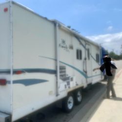 2002 Rv Prowler Fleetwood 27” $4000 