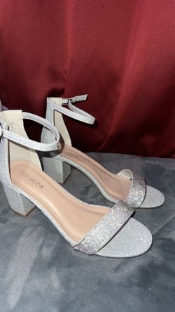 Silver glitter/rinestone  heals
