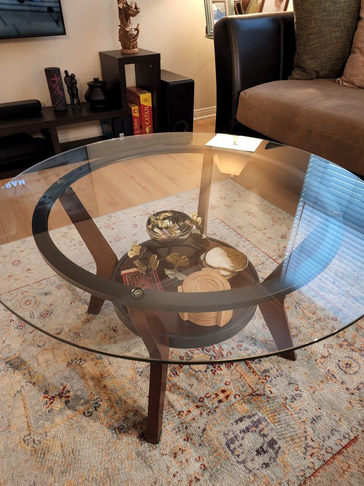 Round Coffee Table + 2 End Tables + Plus 2 Lamps