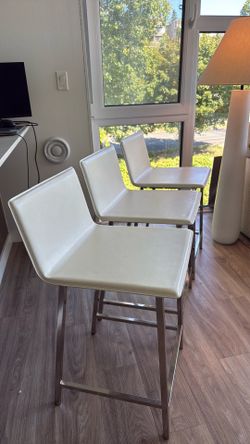 CB2 WHITE LEATHER BARSTOOL SET