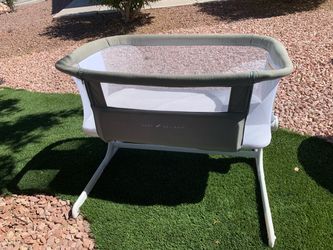 Bassinet co sleeper