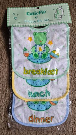 Cutie Pie 3 Piece Bib Set