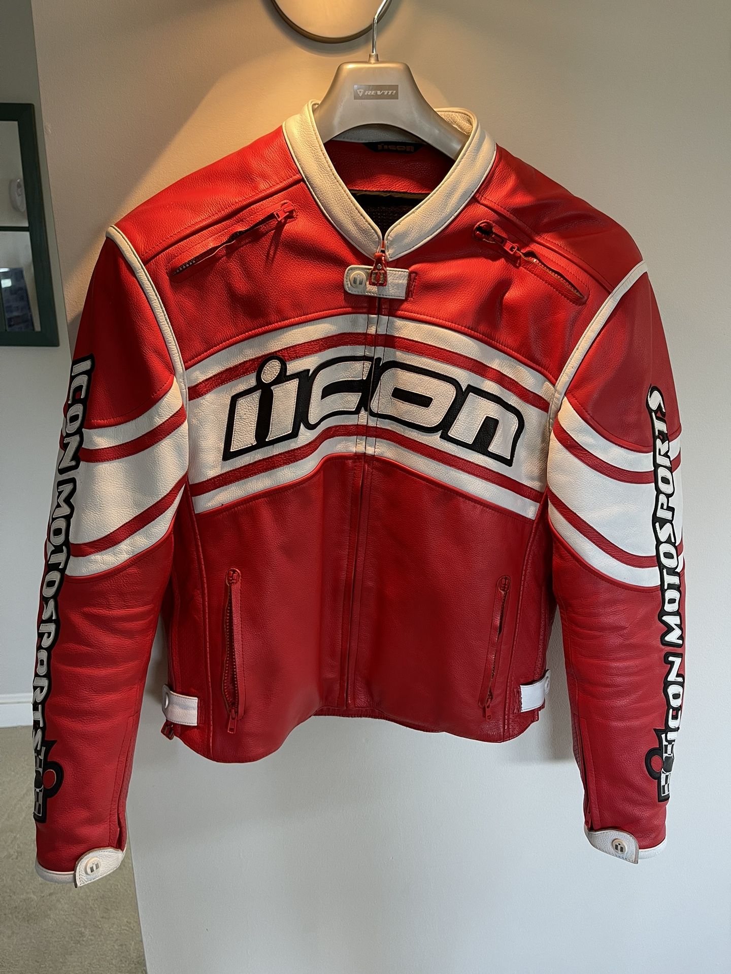 Icon Daytona Motorsports RED/WHITE Leather Jacket - Size L Riding Street Gear