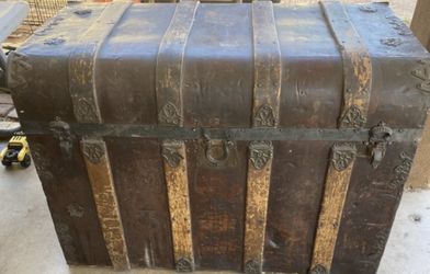 Rustic Antique Decor Trunk