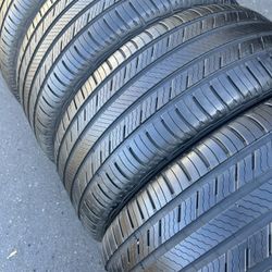 Selling Set Of Michelin 275/40/21