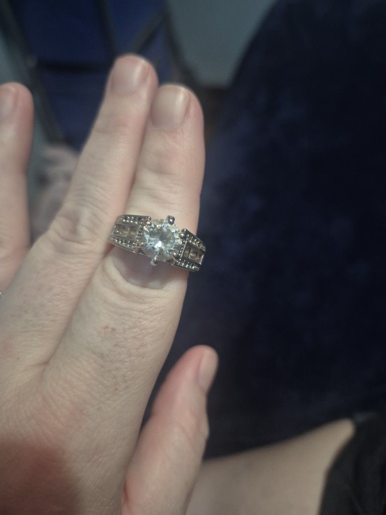 Womens WEDDING band