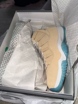Jordan 11 h town sz10.5