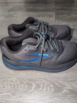 Brooks for men ghost 2 size 9 USED