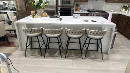 Bar stool