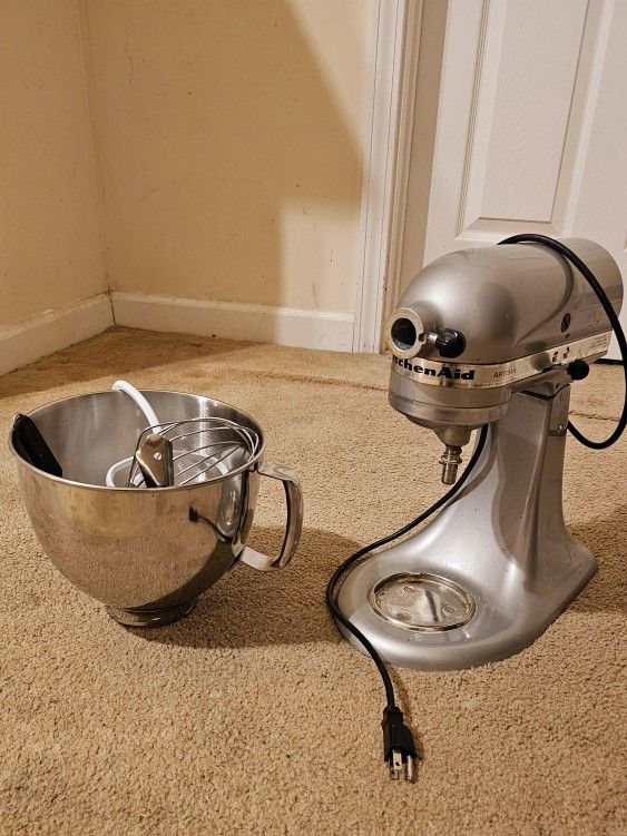 KitchenAid Artisan Stand Mixer, 5-Qt