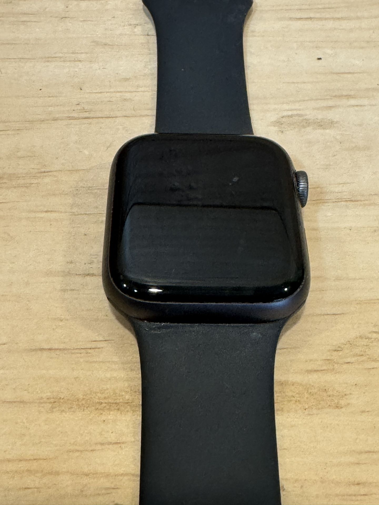 Apple Watch Series 4 44MM with band GPS+ Celluar for parts.