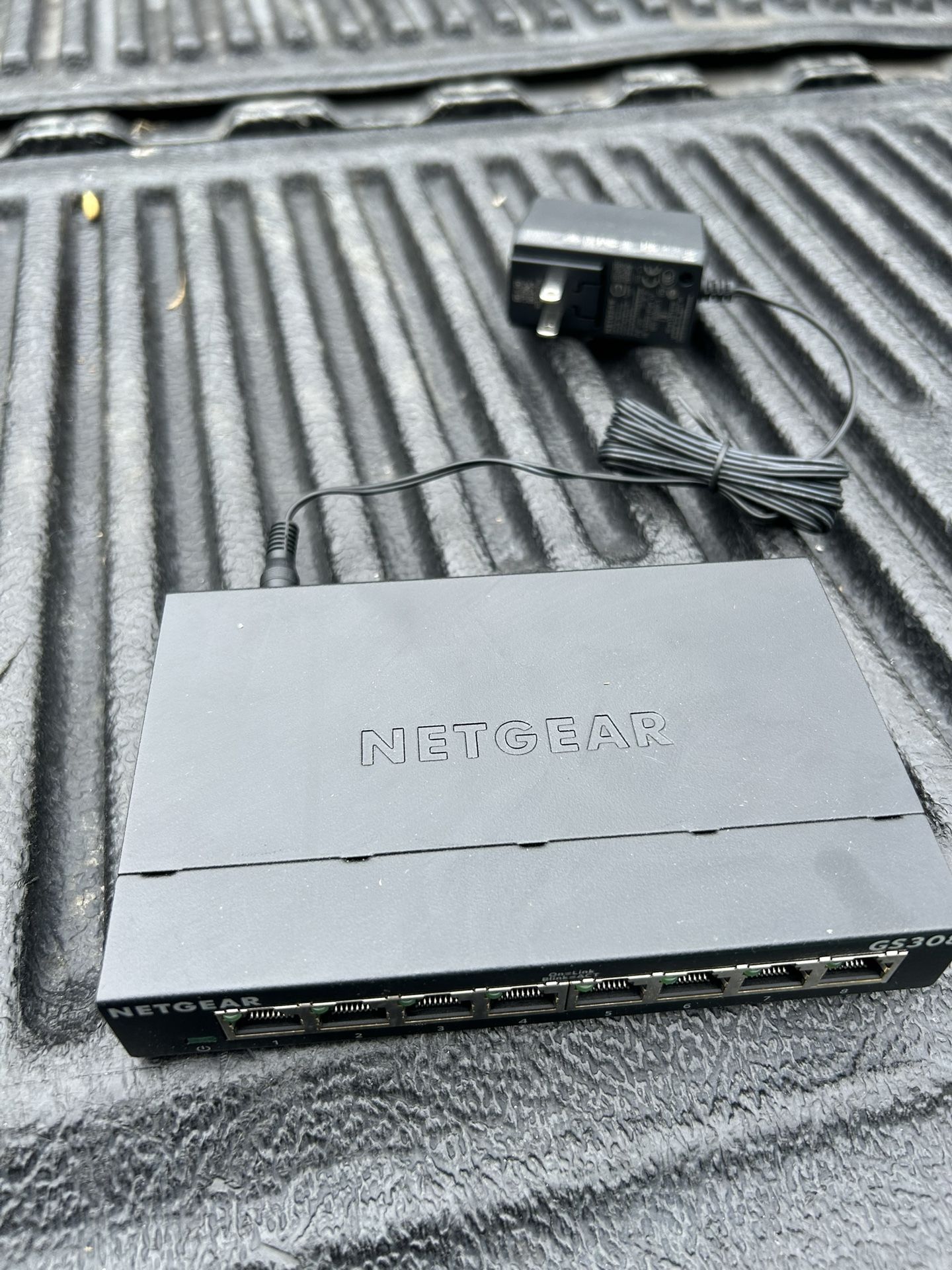 Netgesr Router