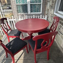 Kitchen table good condition