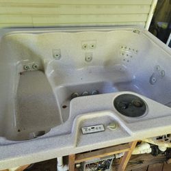 Free Jacuzzi 