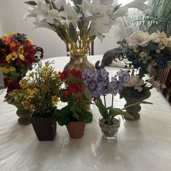 Vase And artificial flowers