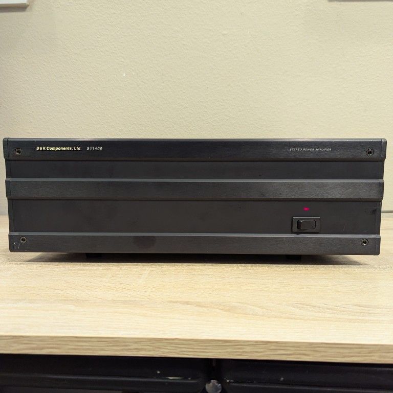 B&K Components ST1400 Stereo Power Amplifier