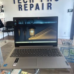 Like New! Lenovo 15” Touch Screen Laptop. i3 11th Gen, 8gb RAM, 256gb SSD.