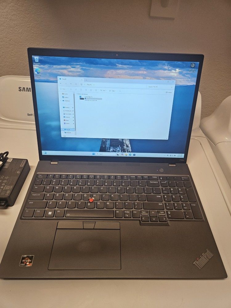 Lenovo ThinkPad P16s Touchscreen Ryzen 6850 1 TB SSD 32 GB Ram Memory 