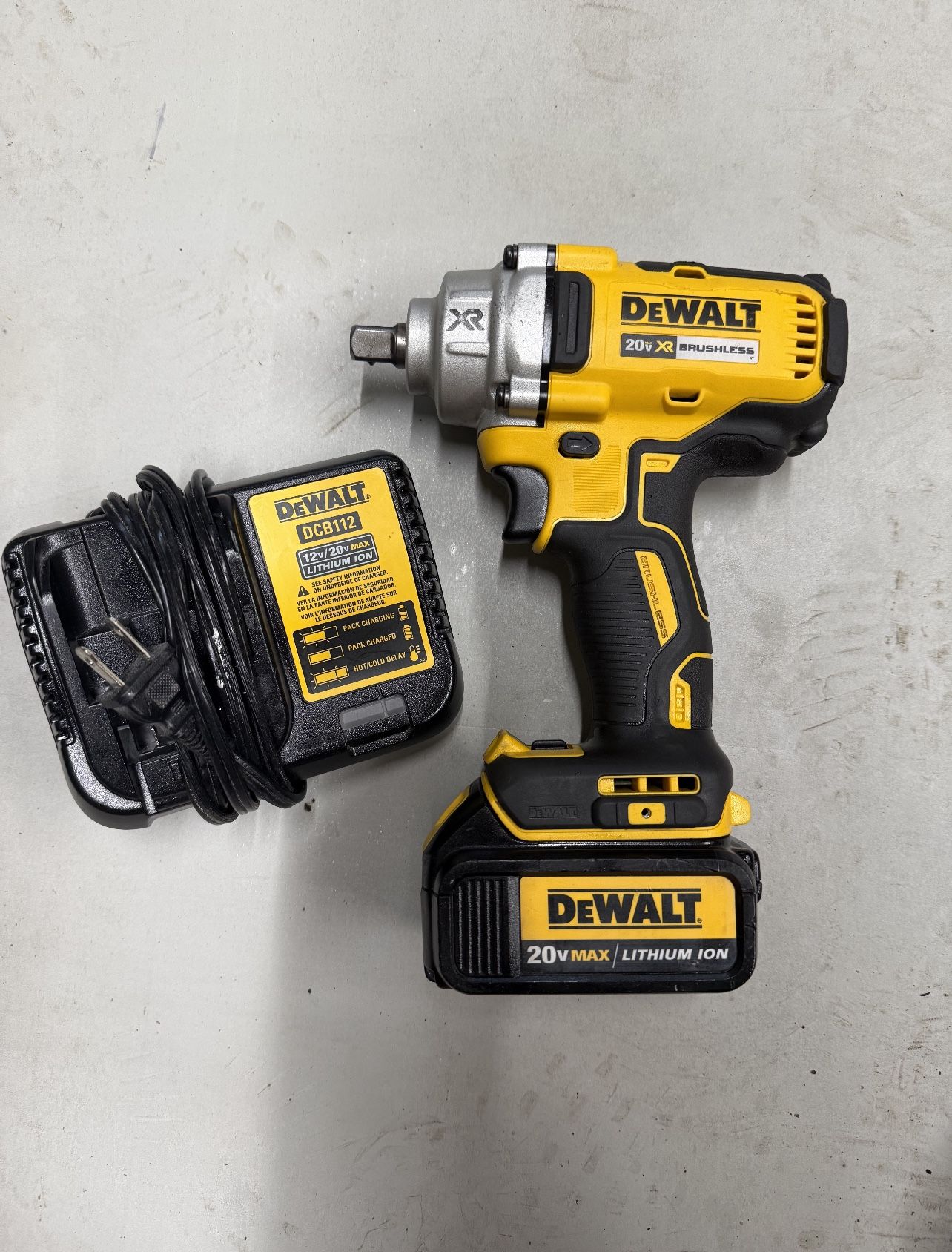 Dewalt 20v XR Impact Wrench 1/2 In. 