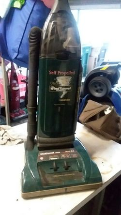 WindTunnel Hoover self-propelled vacuum