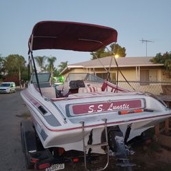 1989 Galaxie Boat