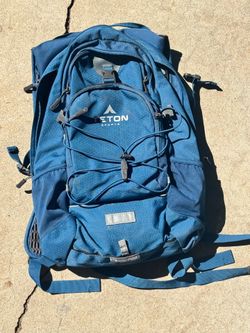 Teton Oasis 22 backpack hiking