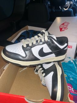 Nike dunk low women’s size 5.5
