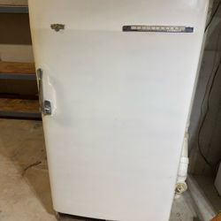 Frigidaire 1950s Refrigerator- Works Well