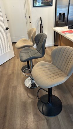 Set of 3 barstools