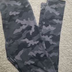 Wild fable deals camo leggings