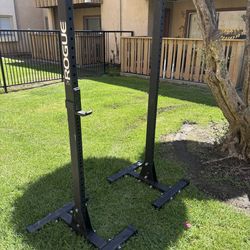 Rogue S-4 Squat stands 2.0 NOTE: 1 of the j hooks is missing $180 firm