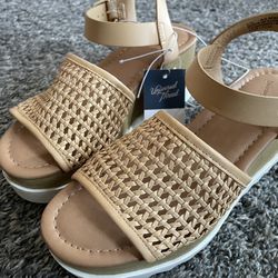 NWT Women’s Wedge Sandals Size 6.5
