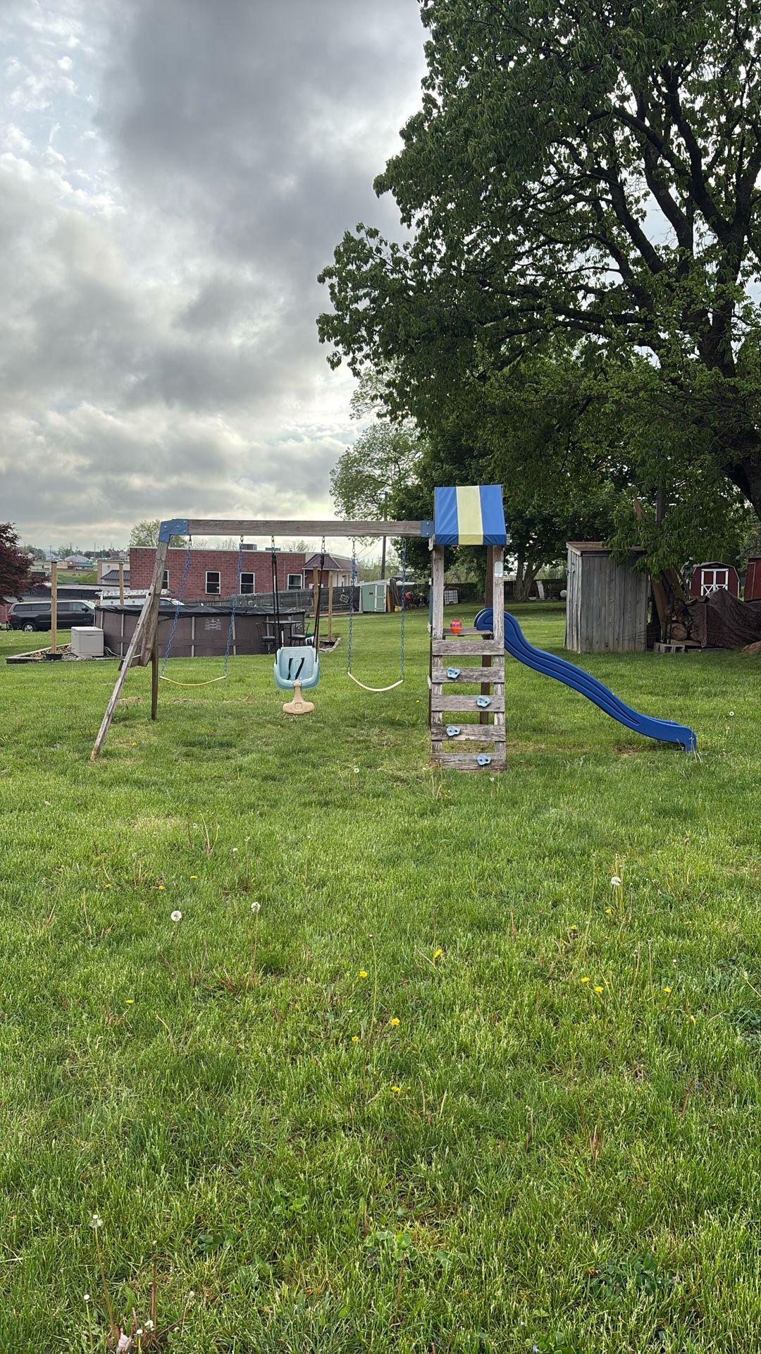 FREE SWINGSET ; Just Need To Pick Up :)