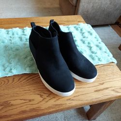 Torrid- Black Wedge Heel Sneakers