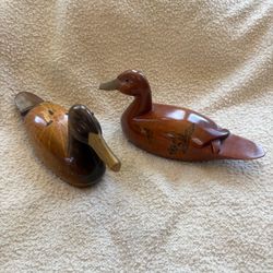 Pair of wooden duck figurines