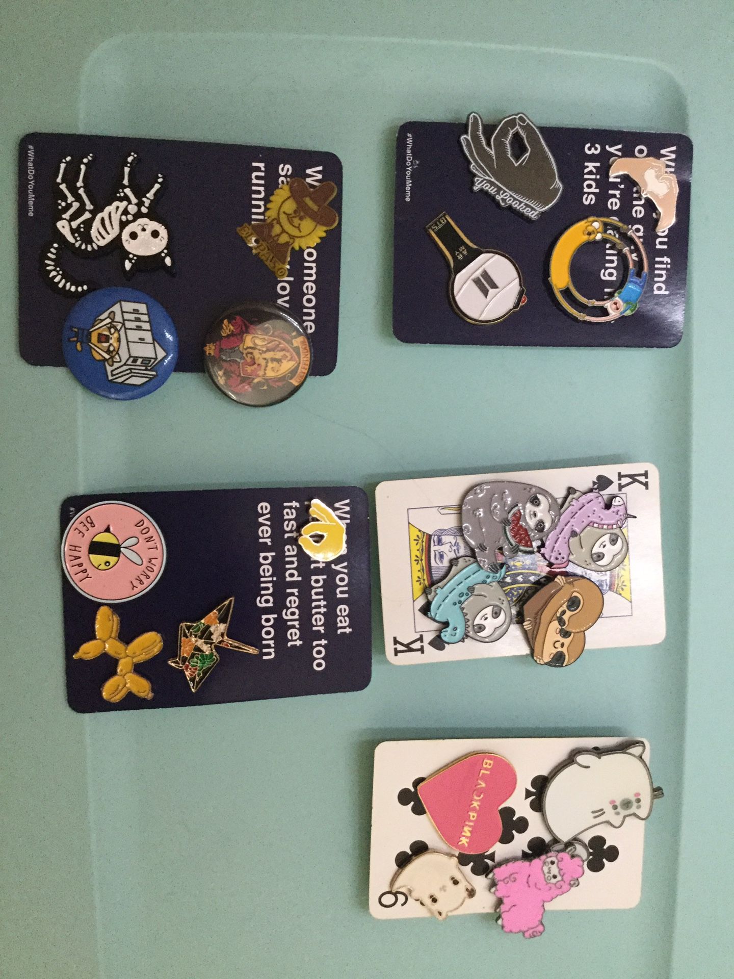 Mystery pins 4 pice