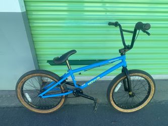 blue 2019 Free Agent Novus BMX bike