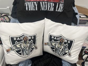RAIDERS / 2 PAC THROW PILLOWS SET