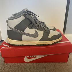 Nike dunk high light bone SE