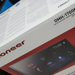 Pioneer 1700NEX Car Stereo Apple Car Play Android Auto 