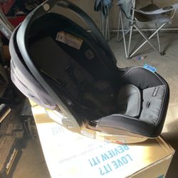 Graco Car Seat With Base