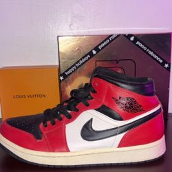 Jordan 1 Mid Chicago Toe 