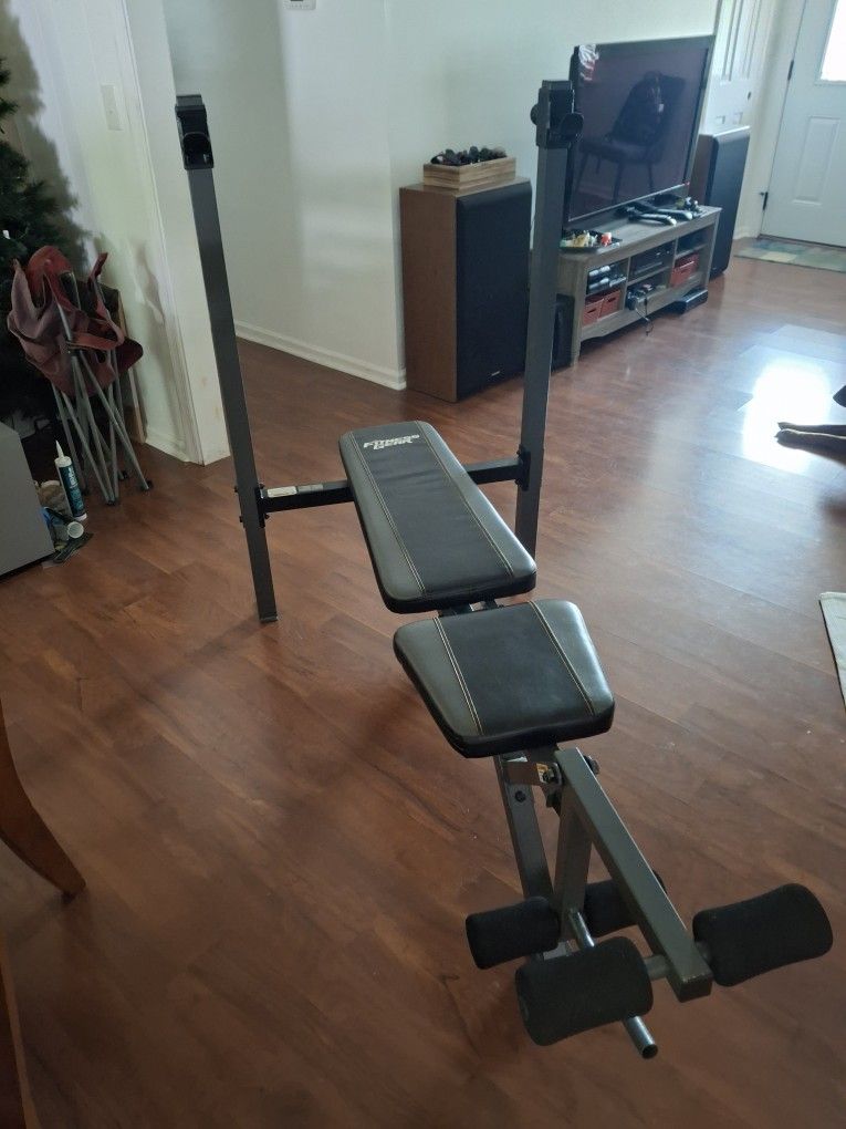 Bench Press With Leg