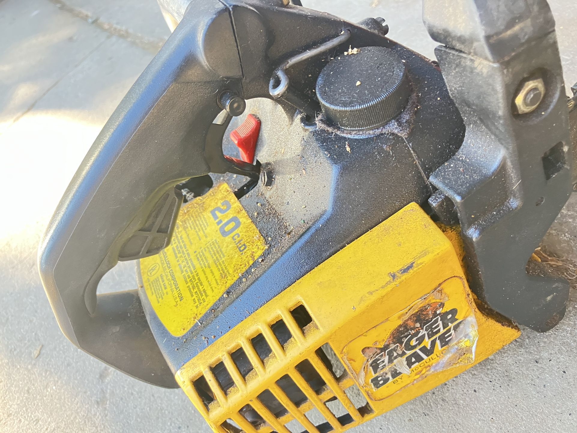 Working Chain Saw