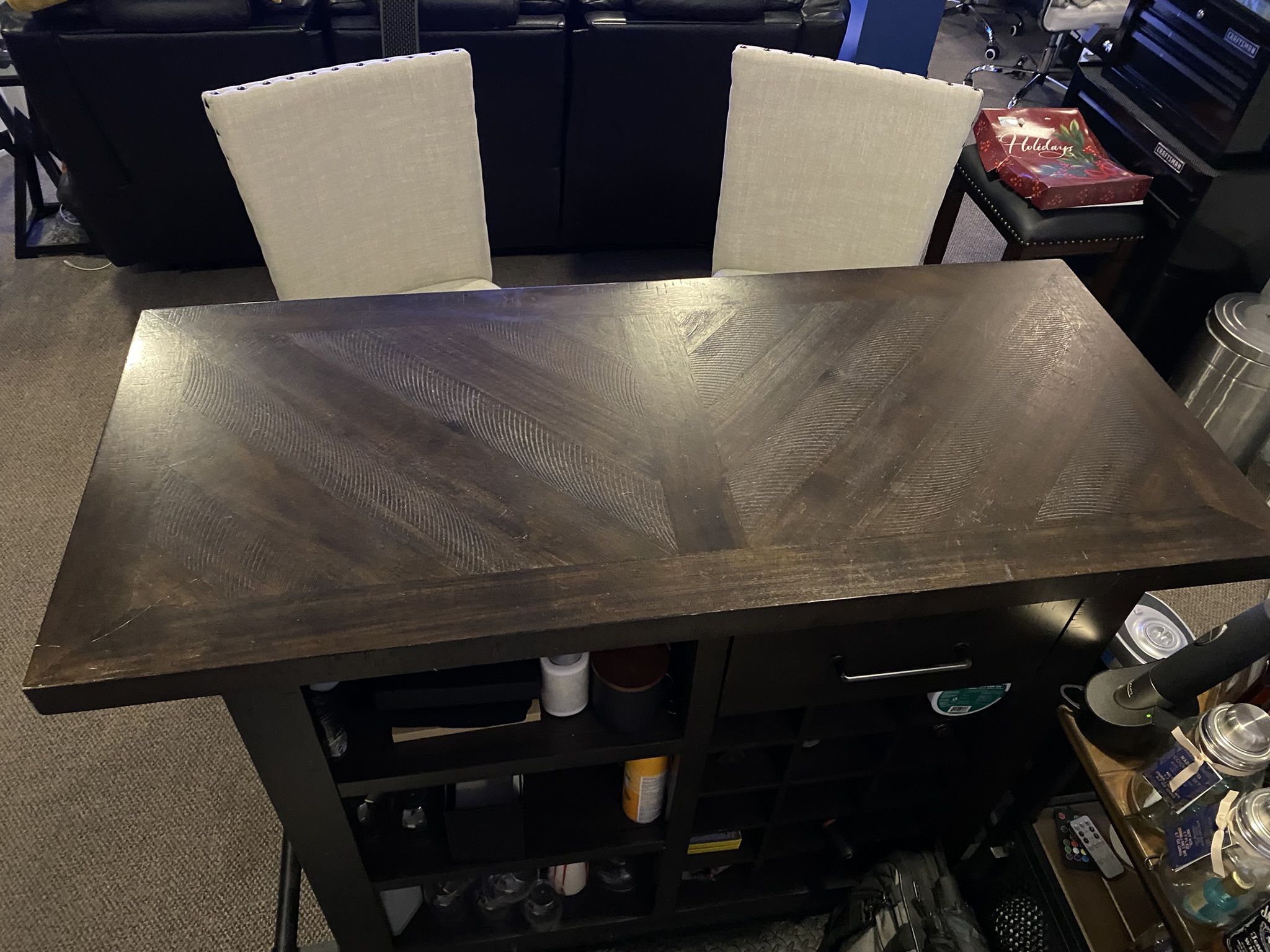 Indoor Bar W/High back Stools 