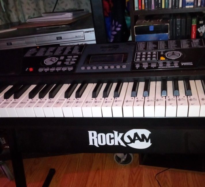 Rock Jam Keyboard for Sale in Moreno Valley, CA - OfferUp
