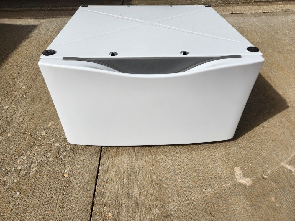 White Pedestals Under Washer/Dryer