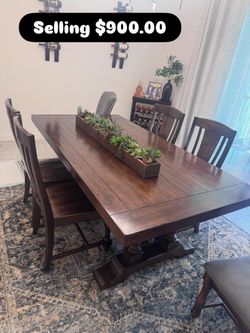 Dining Room Table 6 chairs