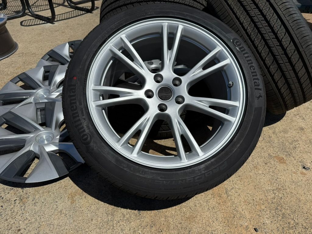 4x OEM 19” Tesla Rims Tesla Model Y Gemini Continental EV Tire 255/45/19 99%