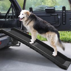 Portable non-slip folding ramp